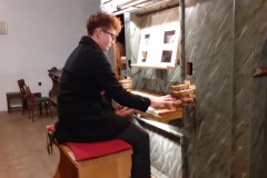 fd9dd0fe-b83a-436c-8a1d-4bb28e64d9cd